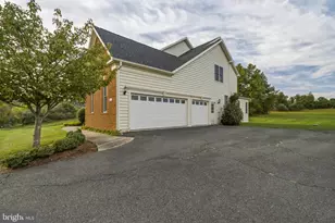 40420 Diggins Ct, Leesburg, VA 20175 - Photo 3
