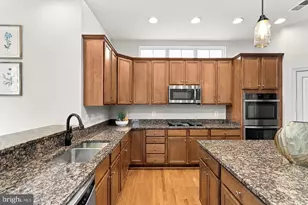 42755 Chatelain Cir, Brambleton, VA 20148 - Photo 13