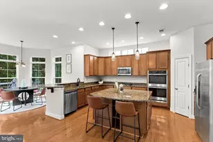 42755 Chatelain Cir, Brambleton, VA 20148 - Photo 17