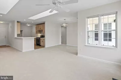 25300 Lake Mist Square #303, Chantilly, VA 20152 - Photo 9