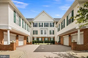 25300 Lake Mist Square, Chantilly, VA 20152 - Photo 1