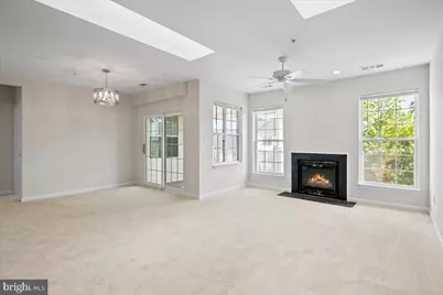 25300 Lake Mist Square #303, Chantilly, VA 20152 - Photo 7