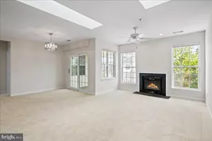 25300 Lake Mist Square, Chantilly, VA 20152 - Photo 7