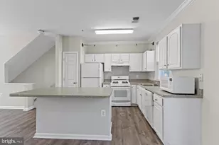 21844 Kelsey Square, Ashburn, VA 20147 - Photo 9