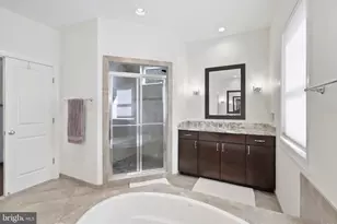 44642 Petersham Dr, Ashburn, VA 20147 - Photo 33