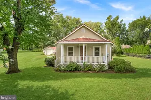 35121 Bloomfield Rd, Round Hill, VA 20141 - Photo 1