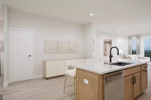 42166 Picasso Sq, Ashburn, VA 20148 - Photo 5