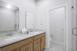 42166 Picasso Sq, Ashburn, VA 20148 - Photo 17