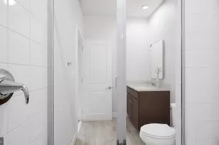 42211 Shining Star Sq, Ashburn, VA 20148 - Photo 23