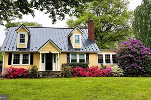 300 32nd Street S, Purcellville, VA 20132 - Photo 1