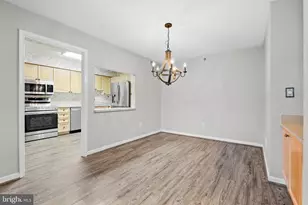 19385 Cypress Ridge Terrace, Leesburg, VA 20176 - Photo 5