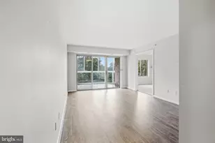 19385 Cypress Ridge Terrace, Leesburg, VA 20176 - Photo 3