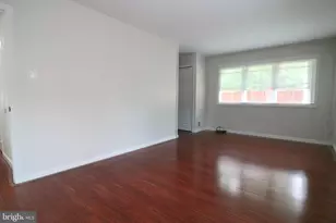157 S Fox Road S, Sterling, VA 20164 - Photo 25