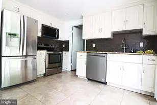 157 S Fox Road S, Sterling, VA 20164 - Photo 19