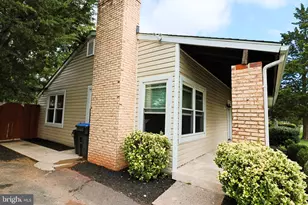 157 S Fox Road S, Sterling, VA 20164 - Photo 7