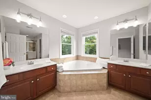 42080 Porch Light Dr, Aldie, VA 20105 - Photo 29