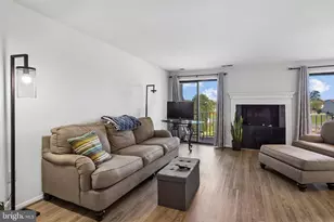 1006 Warwick Ct, Sterling, VA 20164 - Photo 5
