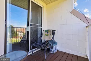 1006 Warwick Ct, Sterling, VA 20164 - Photo 9