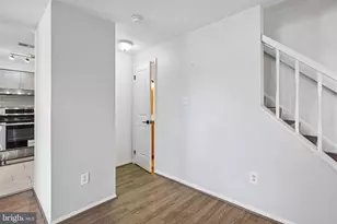 1006 Warwick Ct, Sterling, VA 20164 - Photo 17