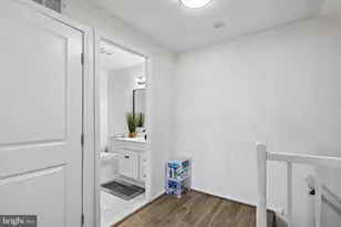 1006 Warwick Ct, Sterling, VA 20164 - Photo 19