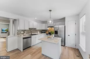 35872 Devon Park Square, Round Hill, VA 20141 - Photo 11