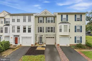 35872 Devon Park Square, Round Hill, VA 20141 - Photo 3