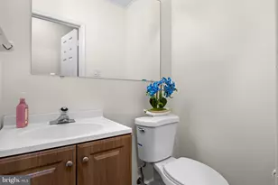 203 Markwood Dr, Sterling, VA 20165 - Photo 27