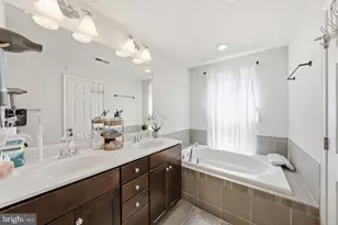25202 Split Creek Terrace, Chantilly, VA 20152 - Photo 23