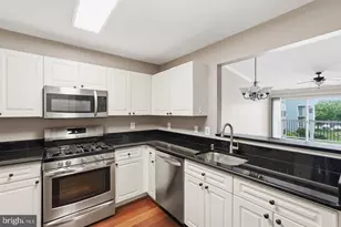 20583 Snowshoe Square, Ashburn, VA 20147 - Photo 3