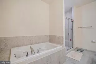 1018 Ribbon Limestone Terrace SE, Leesburg, VA 20175 - Photo 11