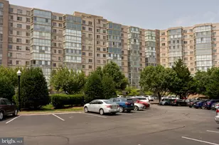 19355 Cypress Ridge Terrace, Leesburg, VA 20176 - Photo 11