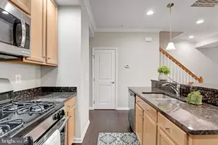 42119 Piebald Square, Aldie, VA 20105 - Photo 9