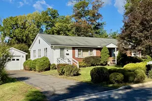 211 N 33 St, Purcellville, VA 20132 - Photo 3