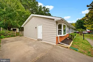 1112 S Dickenson Ave, Sterling, VA 20164 - Photo 5