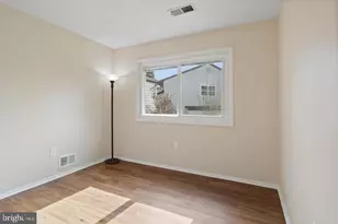 103 Farmington Ln, Sterling, VA 20164 - Photo 3