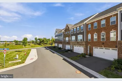 42717 Burbank Terrace, Sterling, VA 20166 - Photo 3