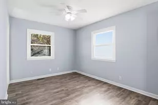303 W Church Rd, Sterling, VA 20164 - Photo 19