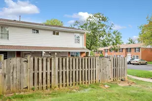 226 N Auburn Dr, Sterling, VA 20164 - Photo 23