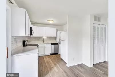 226 N Auburn Drive, Sterling, VA 20164 - Photo 3
