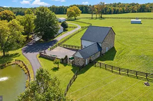 36437 Whispering Springs Ct, Purcellville, VA 20132 - Photo 23
