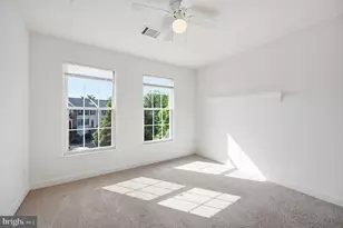 20966 Martingale Square, Sterling, VA 20165 - Photo 17