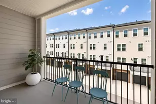 42641 Darala Dr, Ashburn, VA 20147 - Photo 9