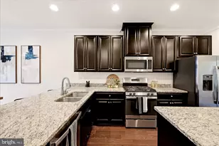 276 SE Train Whistle Terrace SE, Leesburg, VA 20175 - Photo 3