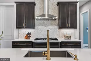 23677 Jayadev Ter, Ashburn, VA 20148 - Photo 25