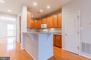 21927 Windy Oaks Square, Broadlands, VA 20148 - Photo 17