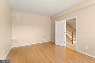 23005 Bulwark Terrace, Brambleton, VA 20148 - Photo 9