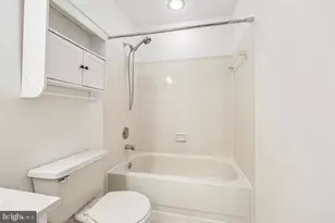 21208 Hedgerow Terrace, Ashburn, VA 20147 - Photo 29