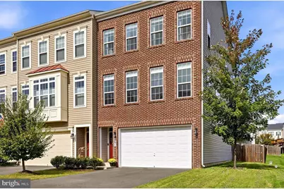 201 Apsley Terrace, Purcellville, VA 20132 - Photo 3
