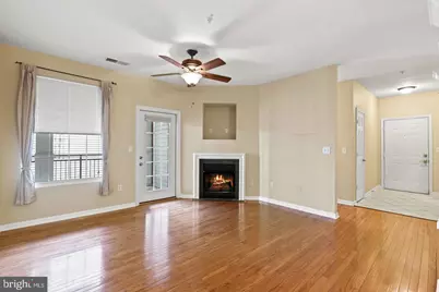 20447 Chesapeake Square #201, Sterling, VA 20165 - Photo 5