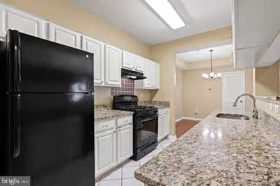 20447 Chesapeake Square #201, Sterling, VA 20165 - Photo 9